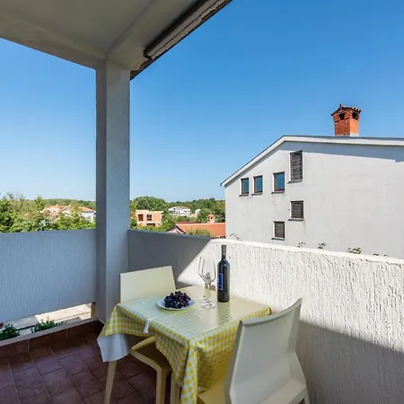 Falcon Διαμέρισμα