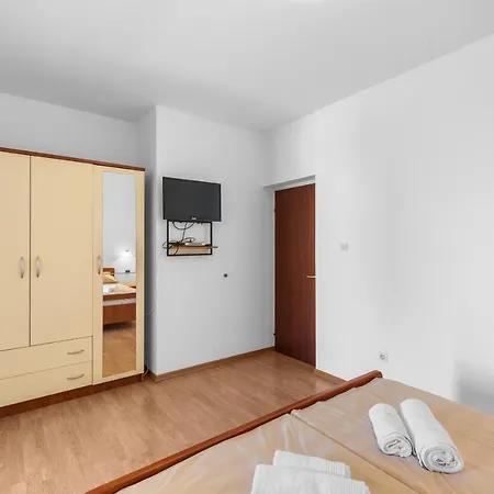 Διαμέρισμα Falcon *