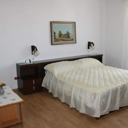 Διαμέρισμα Falcon *