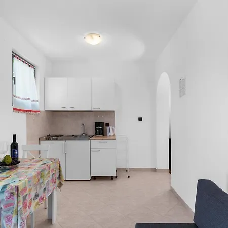 Apartment Falcon Funtana