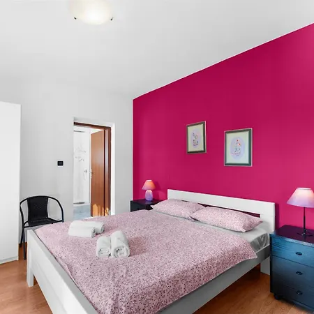 Falcon Διαμέρισμα *