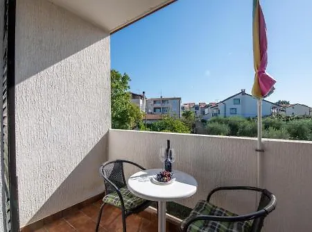 Falcon Apartment Funtana